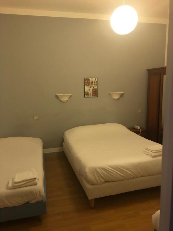 Hotel Des Couronnes Châteaudun Zewnętrze zdjęcie