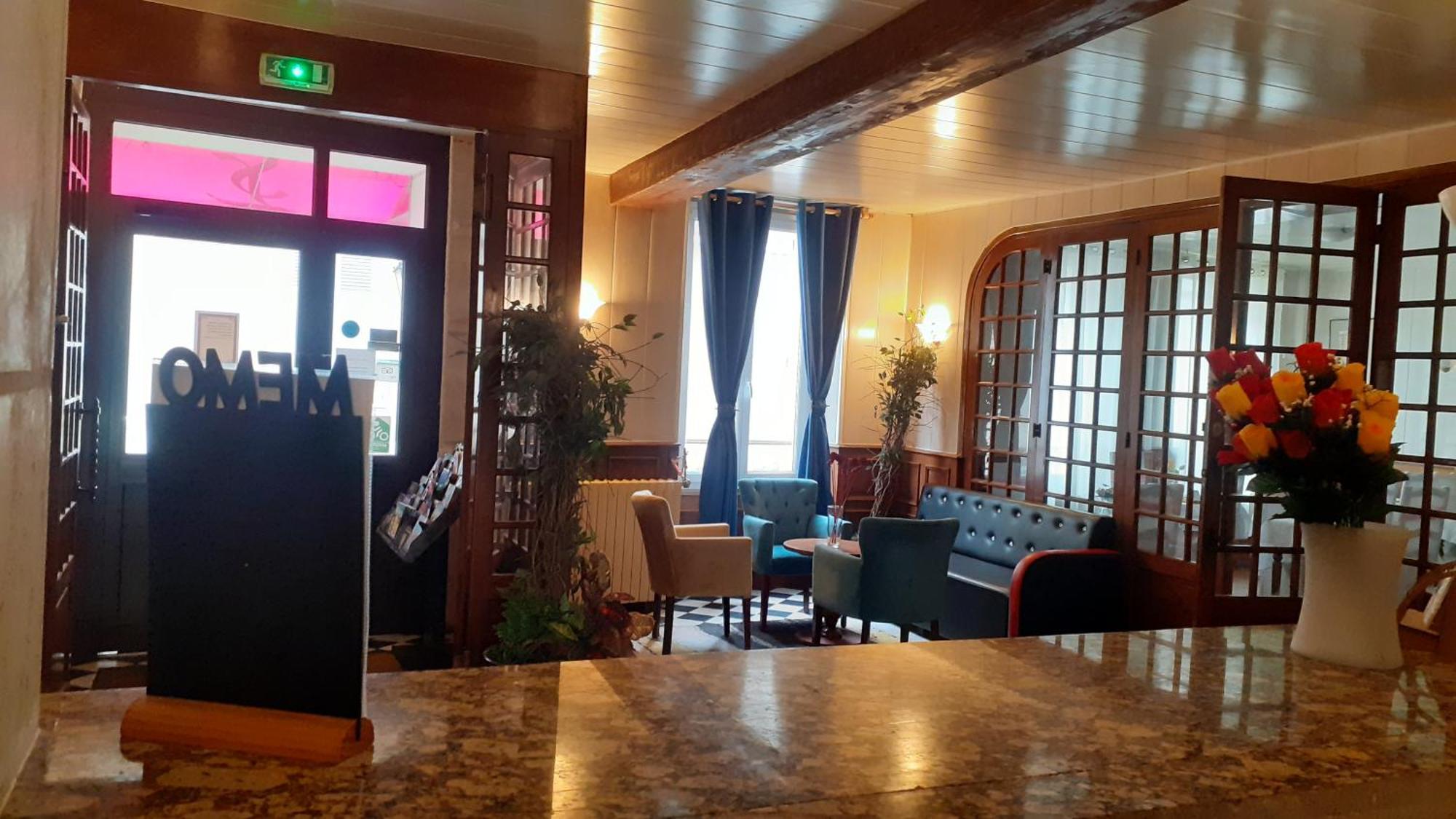 Hotel Des Couronnes Châteaudun Zewnętrze zdjęcie